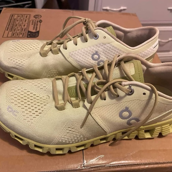 On Running Shoes - On cloud Running yellow/green Sneakers